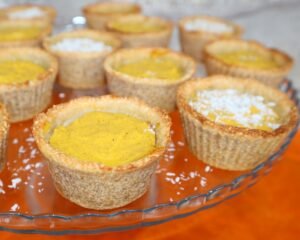 Mini Tartes de Cenoura e Canela Paleo Sem Glúten Sem Refinados